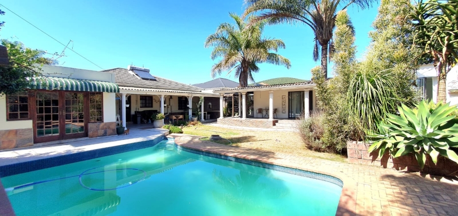4 Bedroom Property for Sale in Bothasrus Eastern Cape